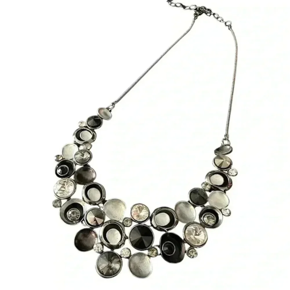 NWOT BLACK SILVER AND WHITE UNIQUE NECKLACE